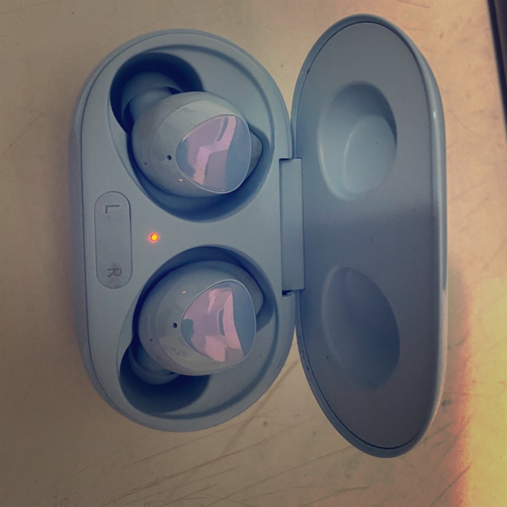 Samsung airbuds